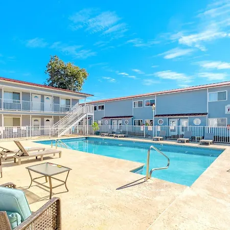 Oak Shores Studio 56
